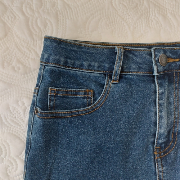 🔹️Dark blue denim skirt🔹️ - Picture 3 of 6